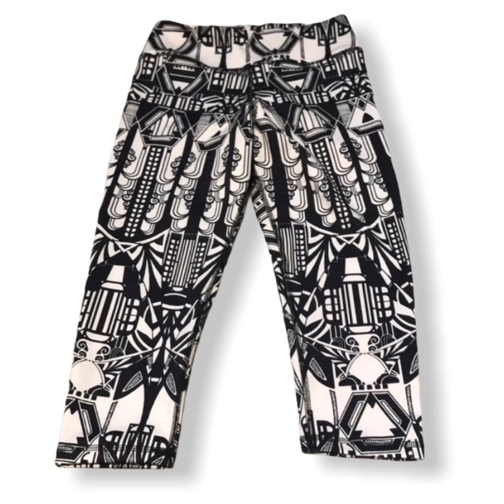 Nina B Roze Patterned Heart crops